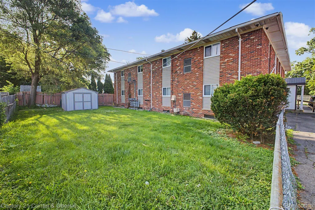 1870 Saint Johns Boulevard Lincoln Park City MI 48146