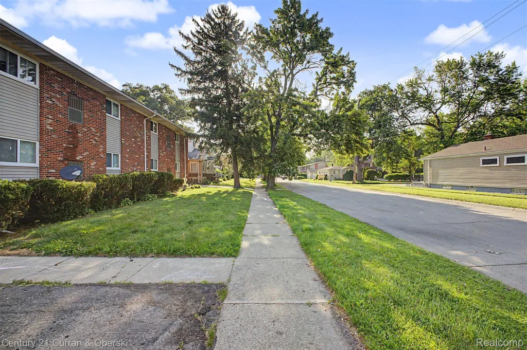 1870 Saint Johns Boulevard Lincoln Park City MI 48146