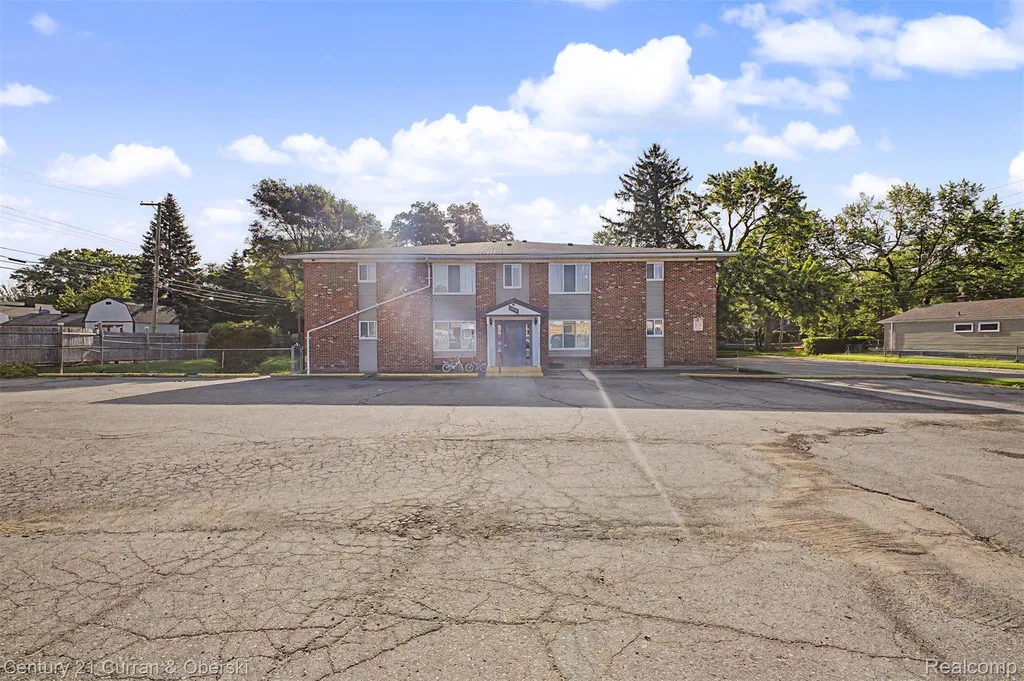 1870 Saint Johns Boulevard Lincoln Park City MI 48146