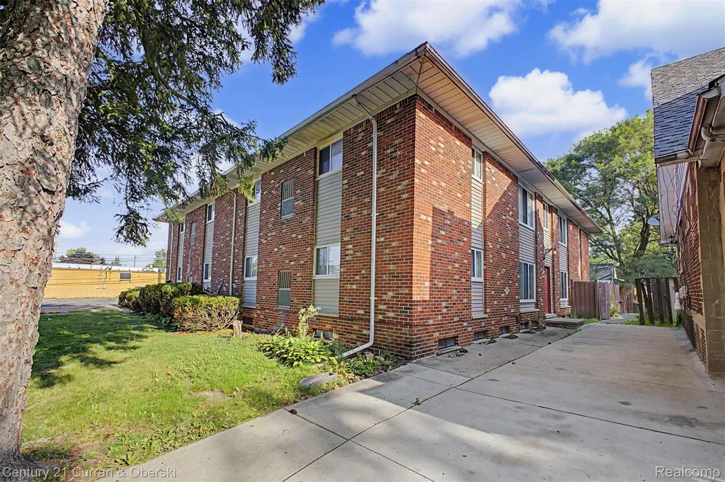 1870 Saint Johns Boulevard Lincoln Park City MI 48146