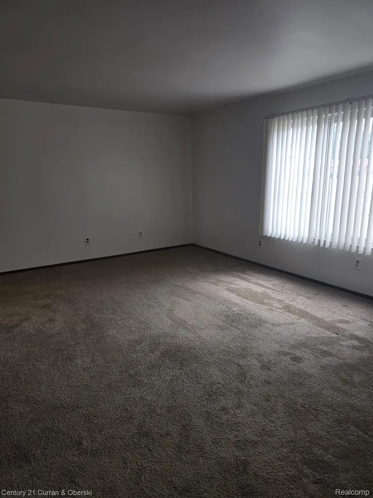 1870 Saint Johns Boulevard Lincoln Park City MI 48146