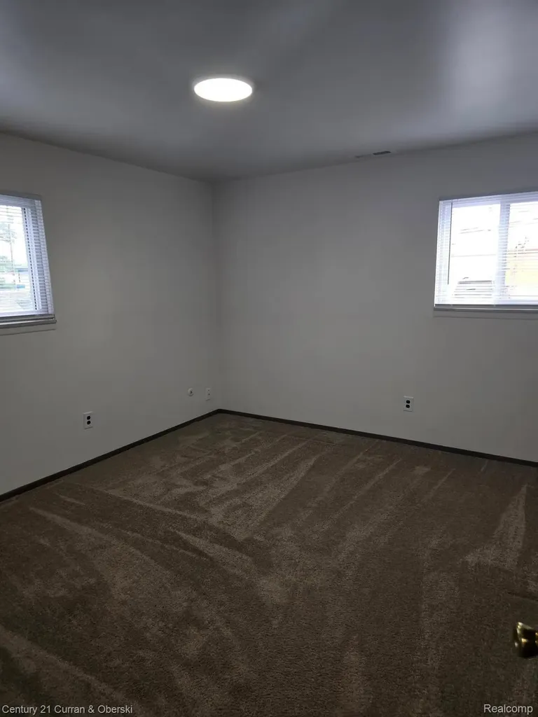1870 Saint Johns Boulevard Lincoln Park City MI 48146