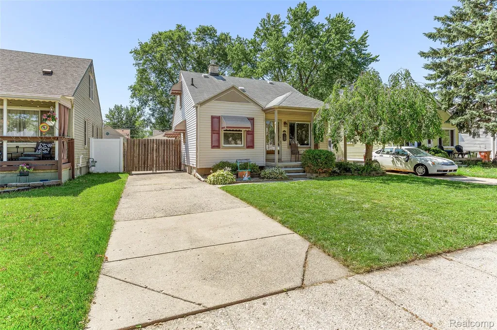 14672 Kennebec Street Southgate City MI 48195