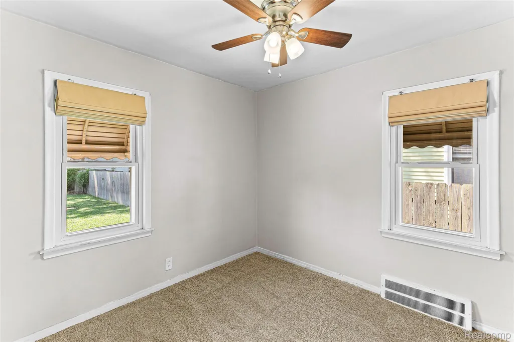 14672 Kennebec Street Southgate City MI 48195