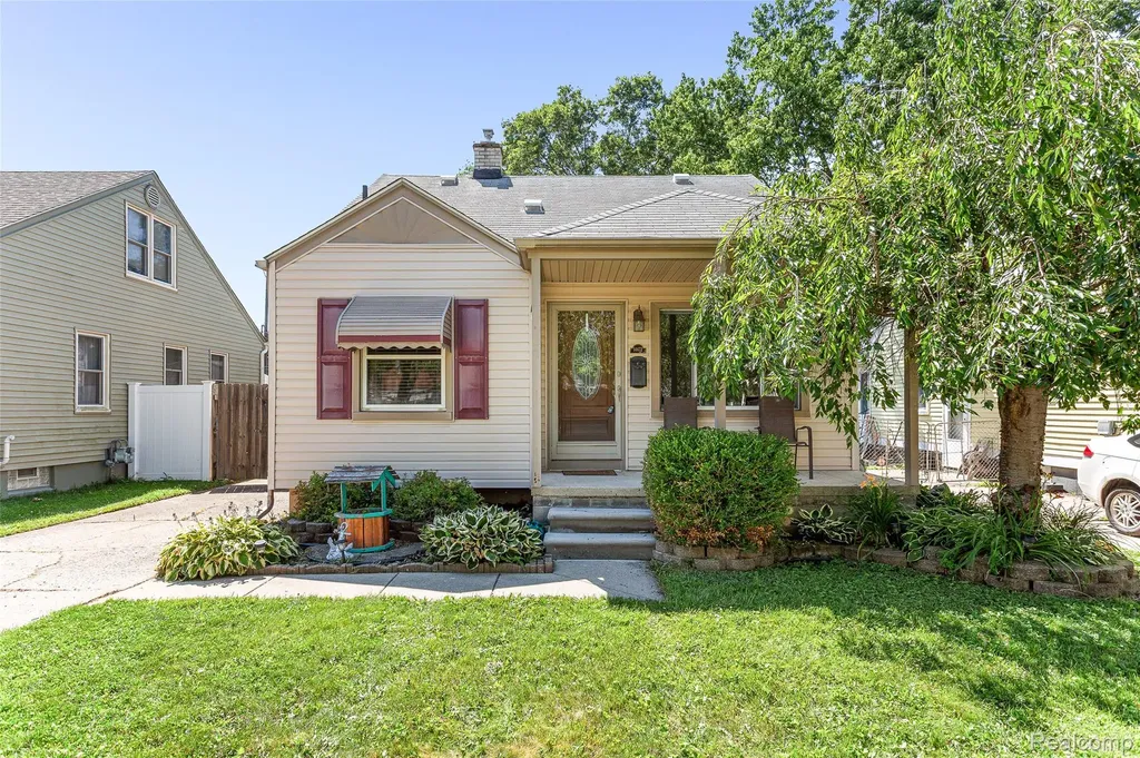 14672 Kennebec Street Southgate City MI 48195