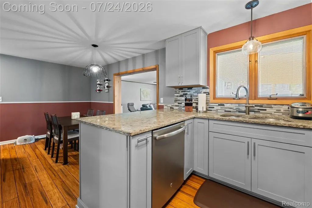 14629 Newburgh Road Wayne City MI 48154