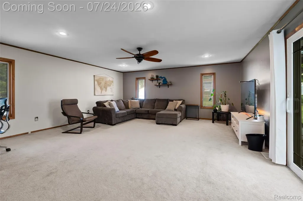 14629 Newburgh Road Wayne City MI 48154