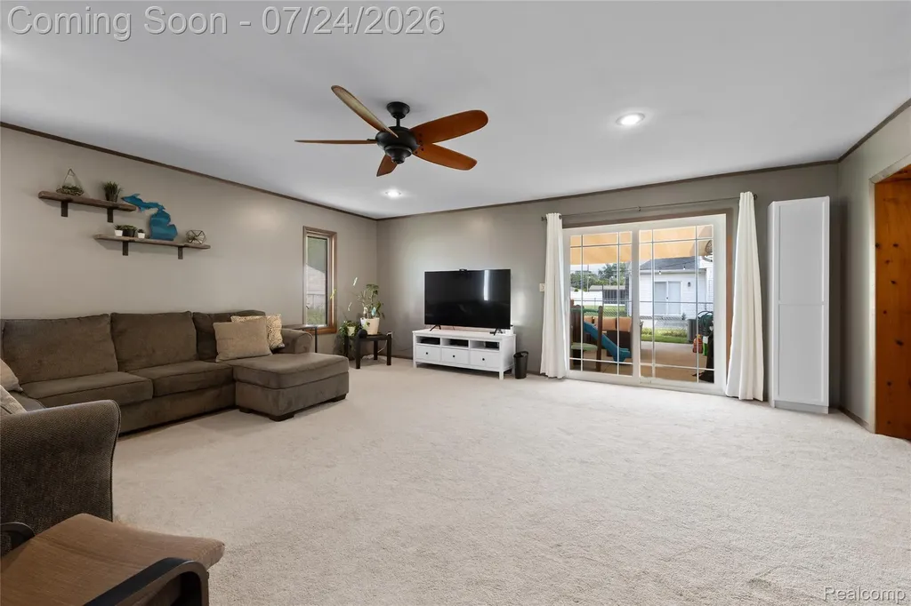 14629 Newburgh Road Wayne City MI 48154