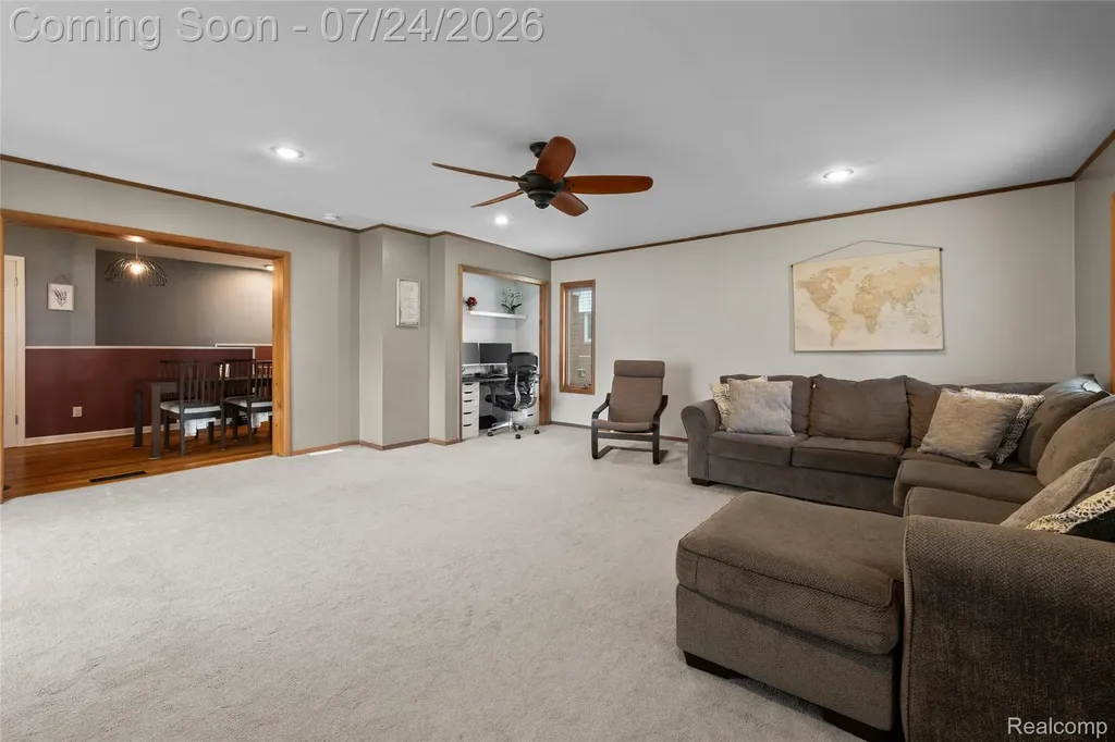 14629 Newburgh Road Wayne City MI 48154
