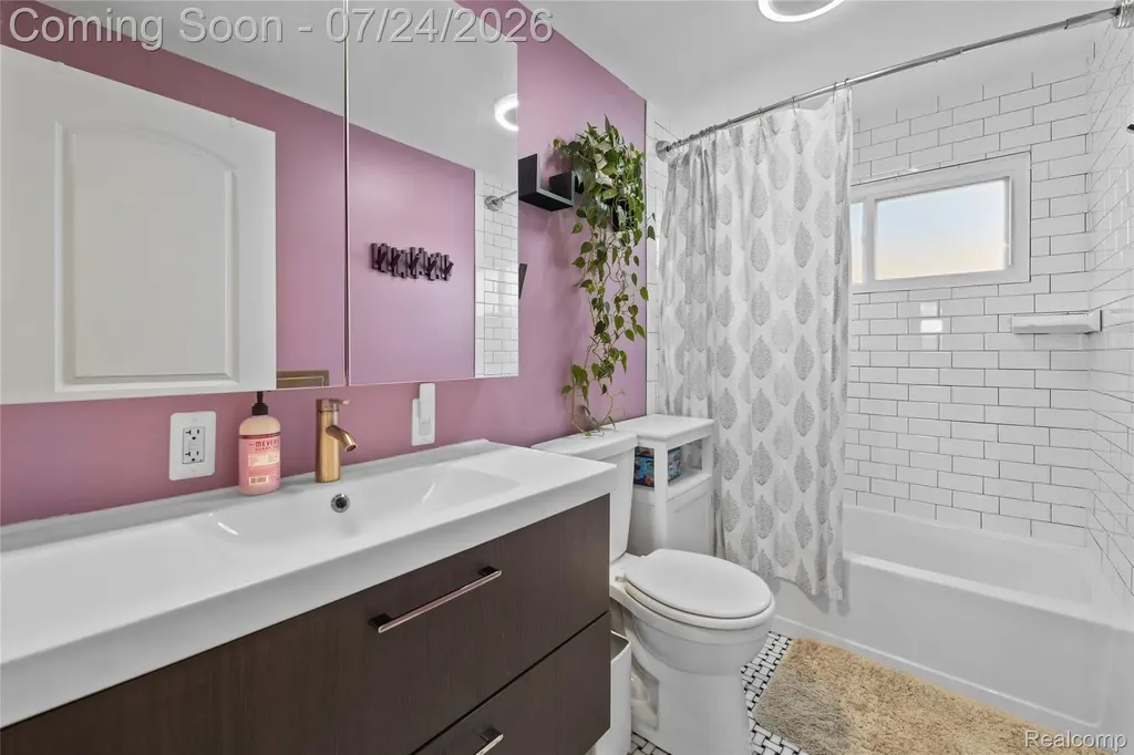 14629 Newburgh Road Wayne City MI 48154