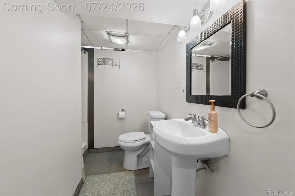 14629 Newburgh Road Wayne City MI 48154