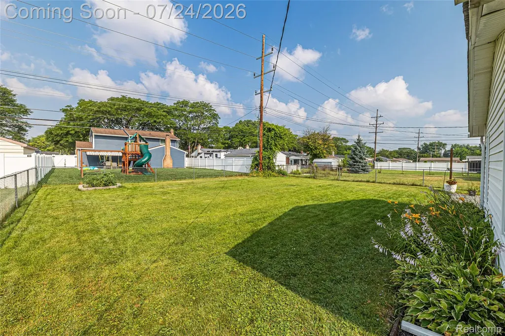 14629 Newburgh Road Wayne City MI 48154