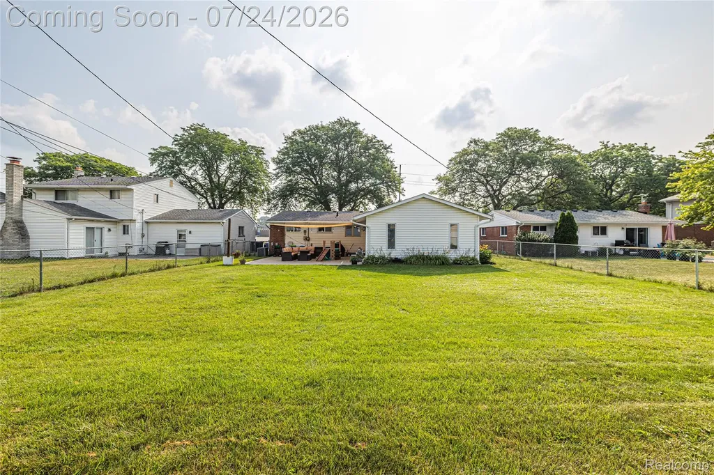 14629 Newburgh Road Wayne City MI 48154