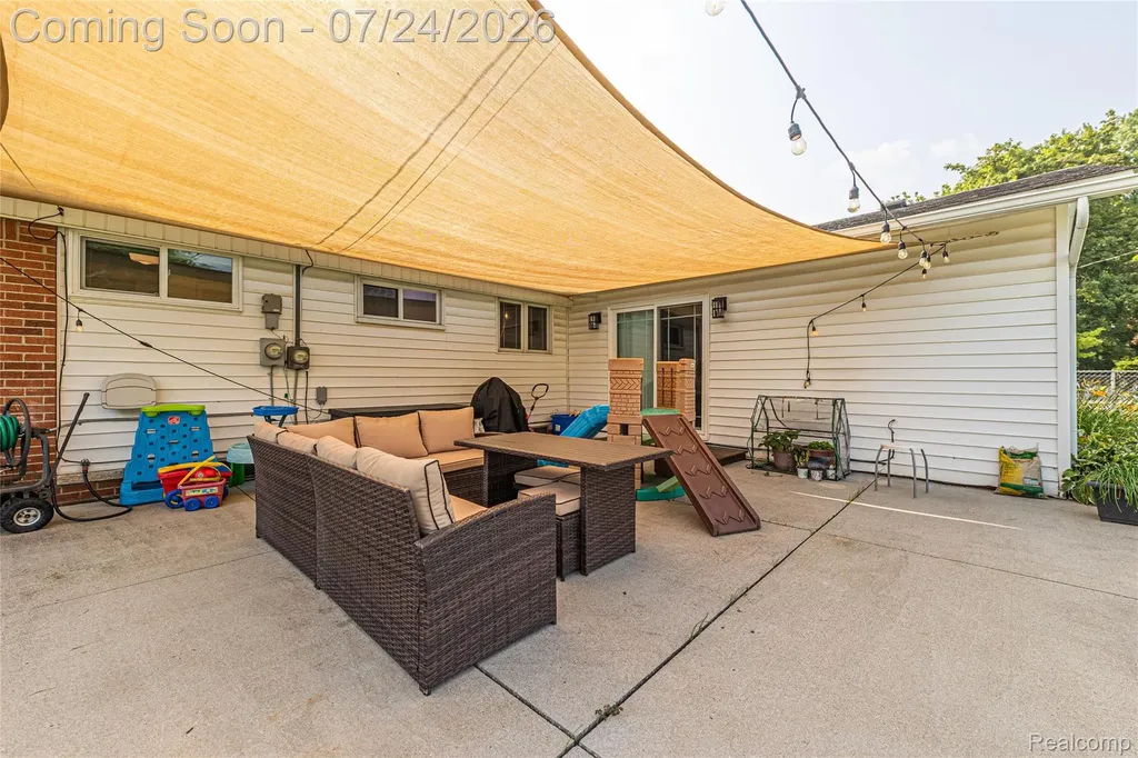 14629 Newburgh Road Wayne City MI 48154