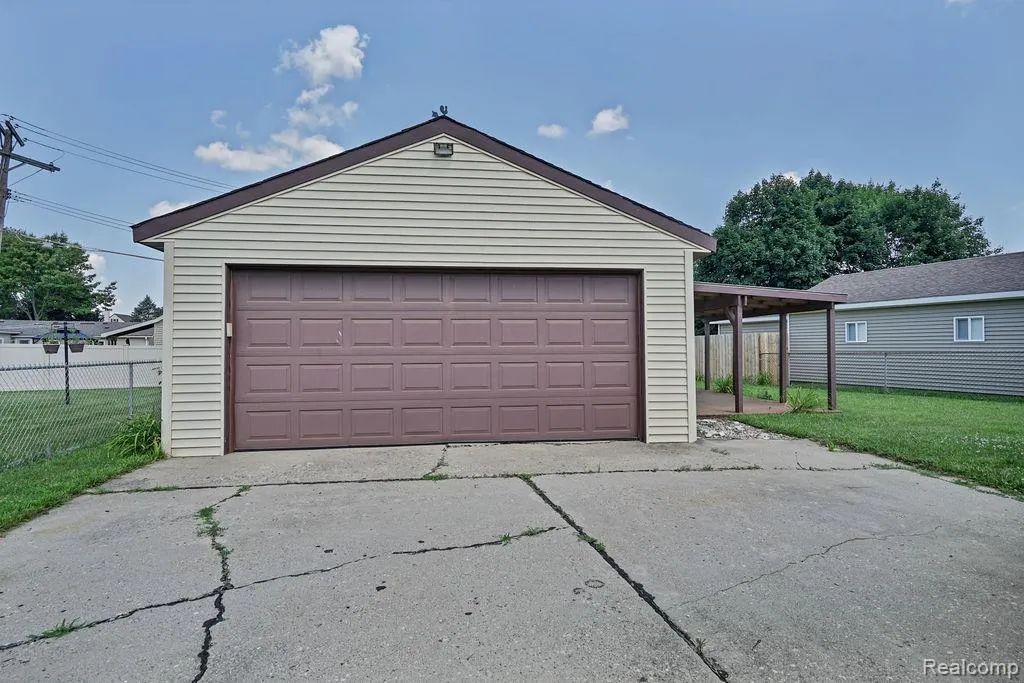 615 Lincoln Street Lapeer City MI 48446