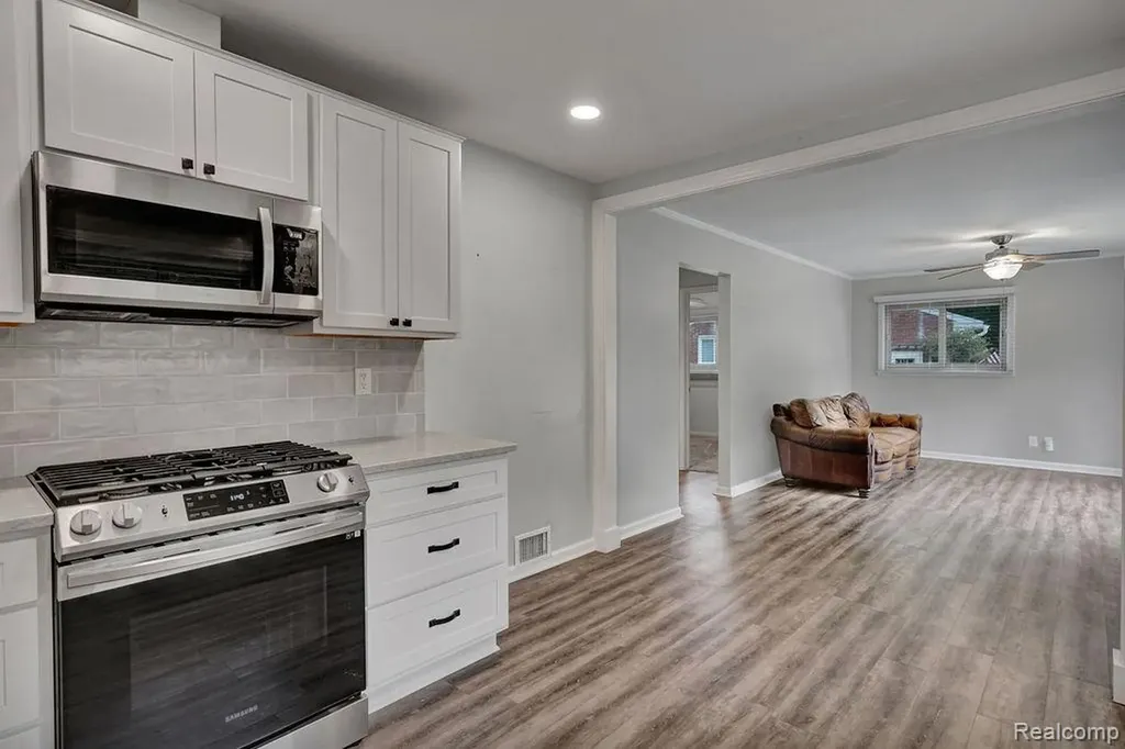 615 Lincoln Street Lapeer City MI 48446