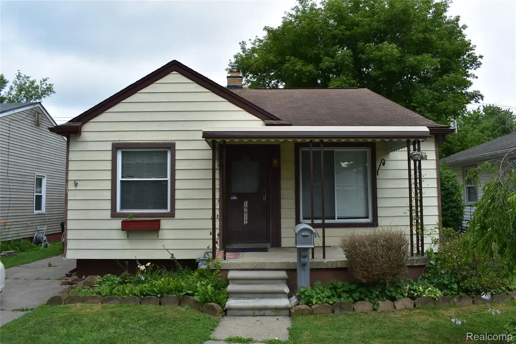 19917 Denby Redford Charter Township MI 48240