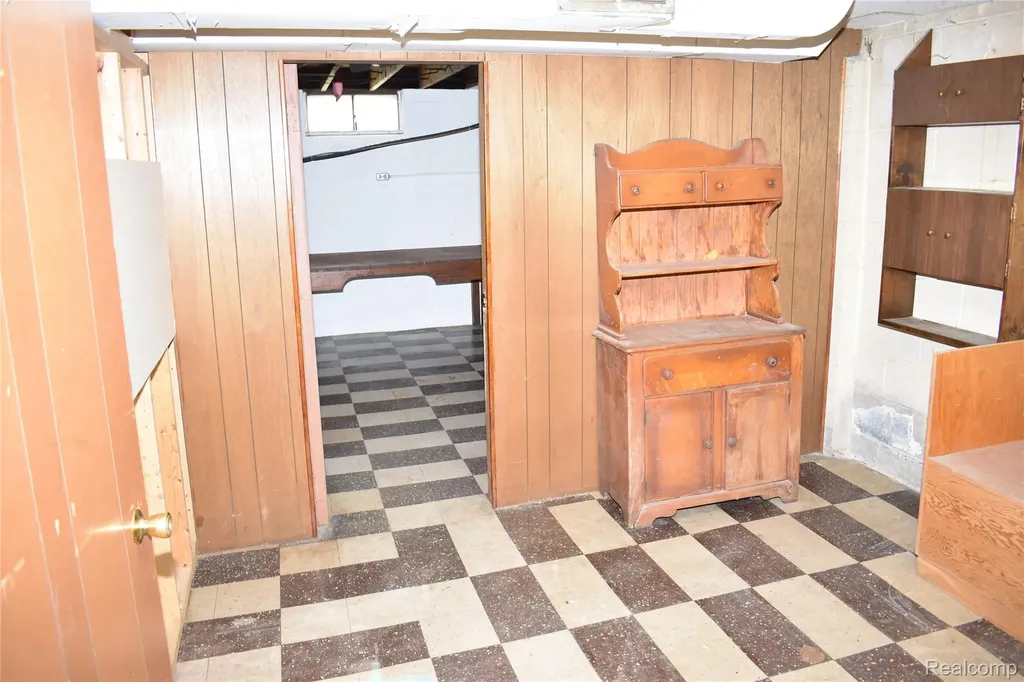 19917 Denby Redford Charter Township MI 48240