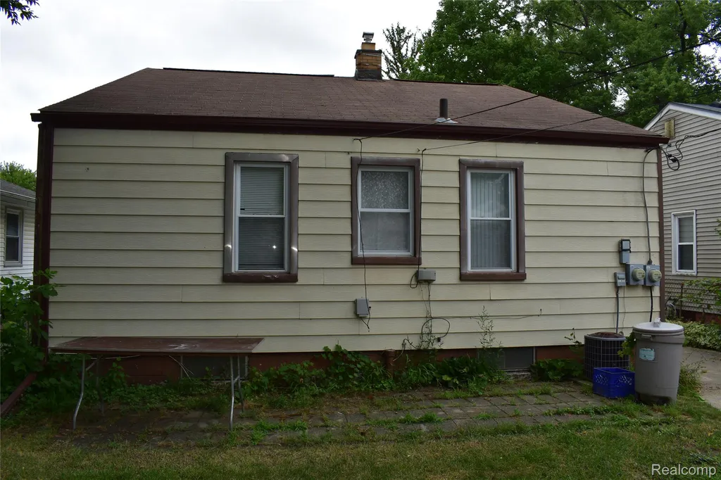 19917 Denby Redford Charter Township MI 48240