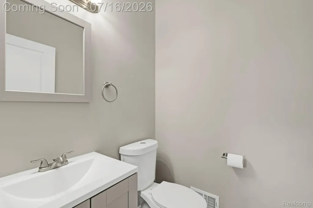534 E Brickley Avenue Hazel Park City MI 48030