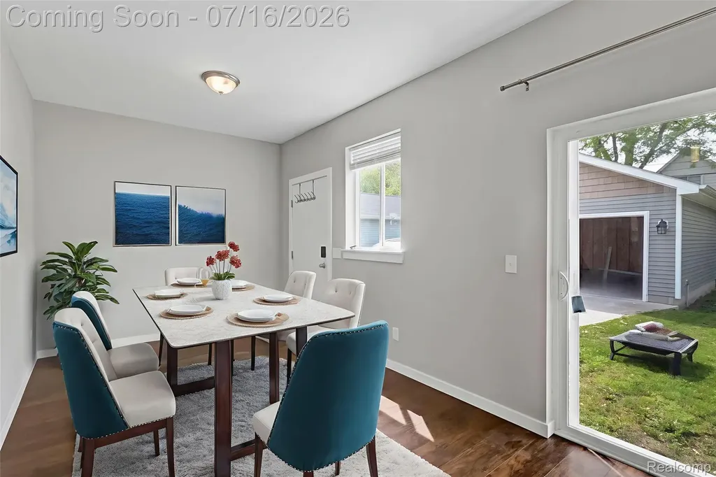 534 E Brickley Avenue Hazel Park City MI 48030