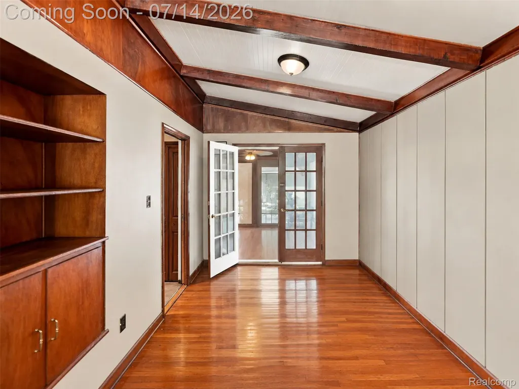 27679 Spring Arbor Drive Southfield City MI 48076