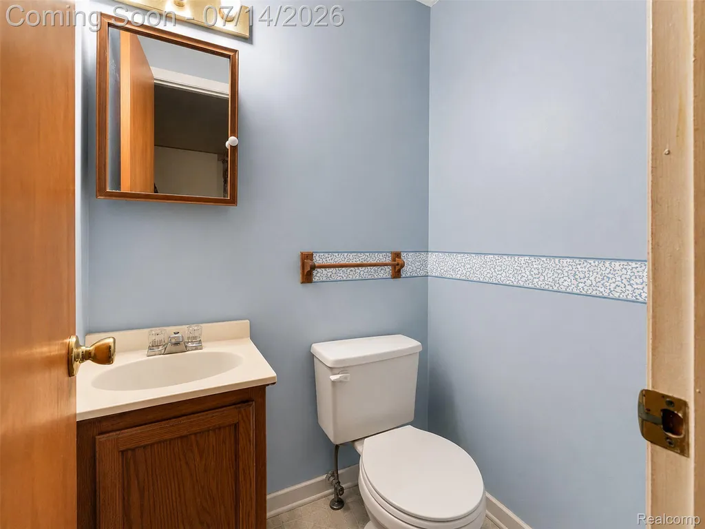 27679 Spring Arbor Drive Southfield City MI 48076