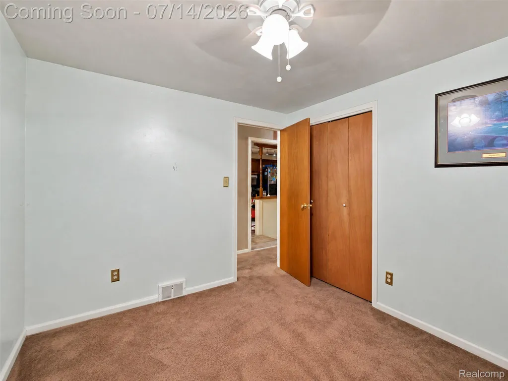 27679 Spring Arbor Drive Southfield City MI 48076