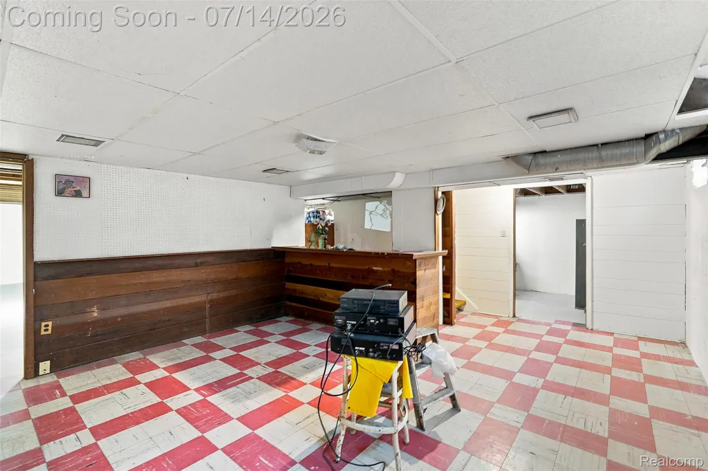 27679 Spring Arbor Drive Southfield City MI 48076