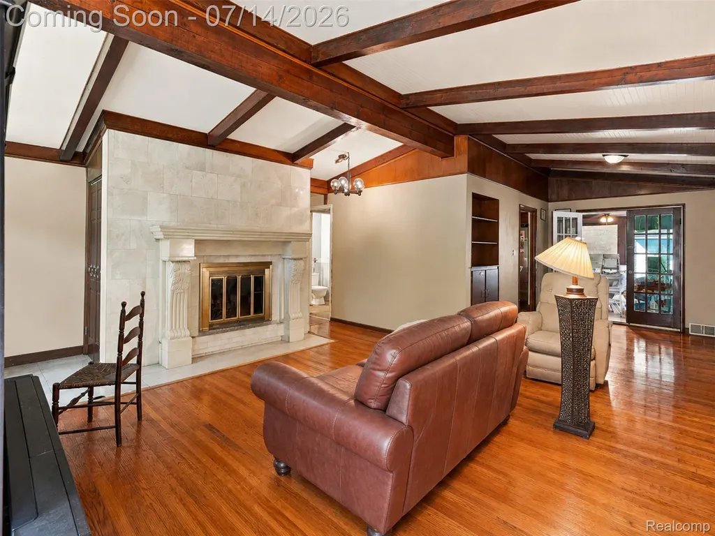 27679 Spring Arbor Drive Southfield City MI 48076