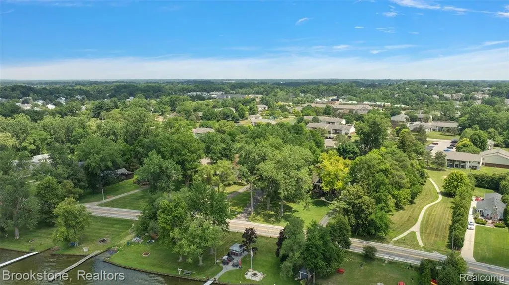 1167 E Lake Drive Novi City MI 48377