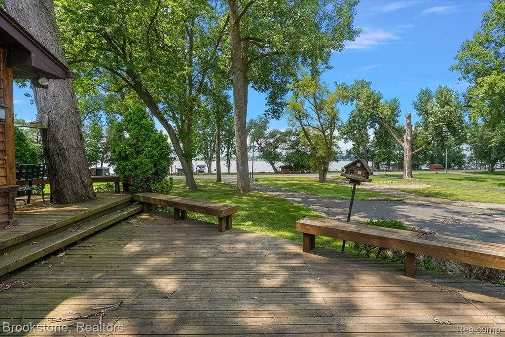 1167 E Lake Drive Novi City MI 48377