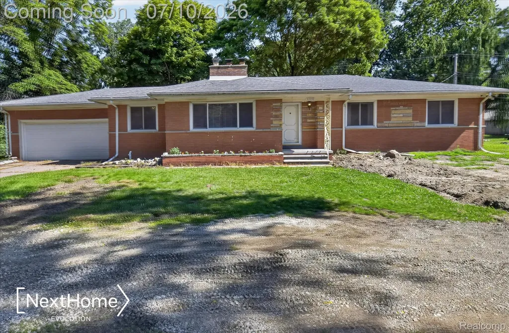 33950 Ecorse Road Romulus City MI 48174