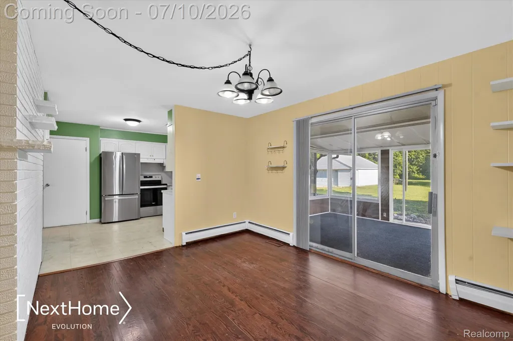 33950 Ecorse Road Romulus City MI 48174