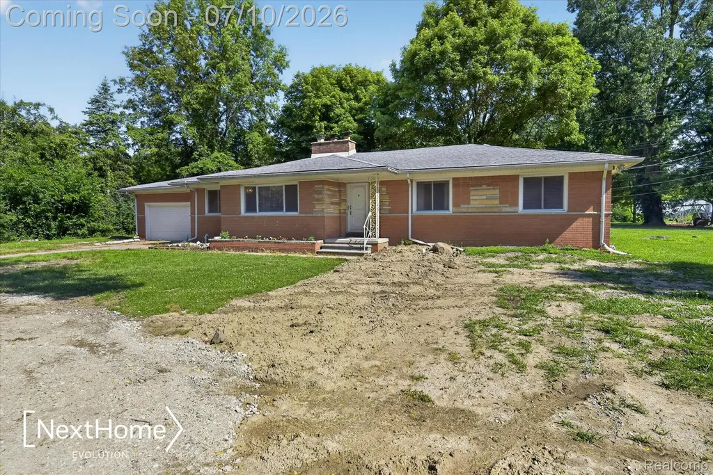 33950 Ecorse Road Romulus City MI 48174