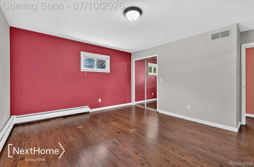 33950 Ecorse Road Romulus City MI 48174