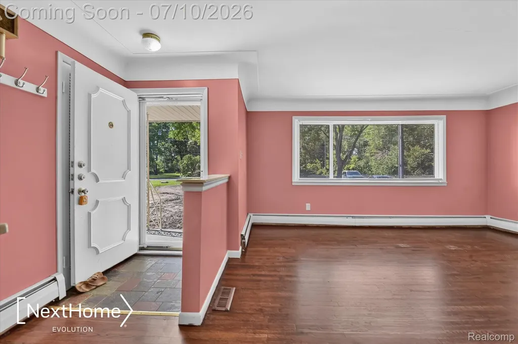 33950 Ecorse Road Romulus City MI 48174