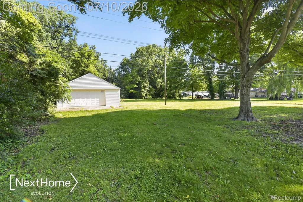 33950 Ecorse Road Romulus City MI 48174