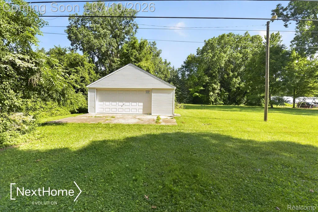 33950 Ecorse Road Romulus City MI 48174