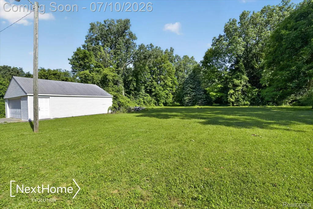 33950 Ecorse Road Romulus City MI 48174