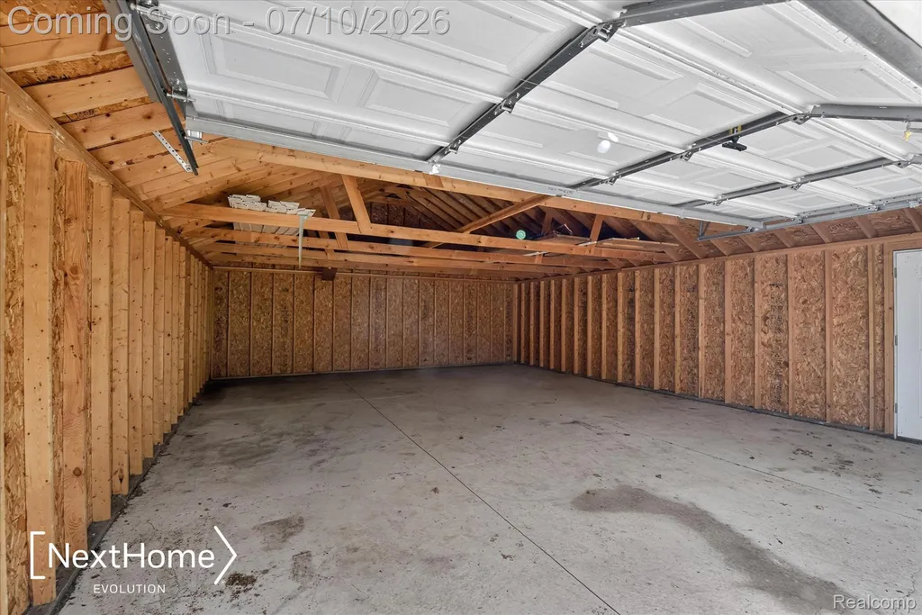 33950 Ecorse Road Romulus City MI 48174