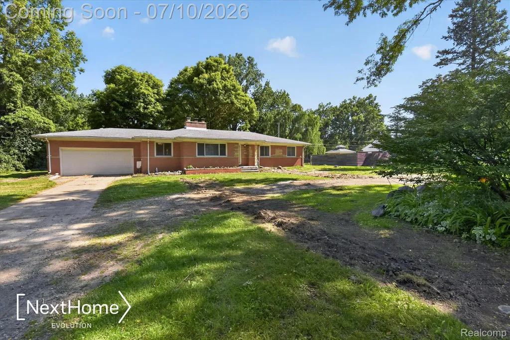 33950 Ecorse Road Romulus City MI 48174