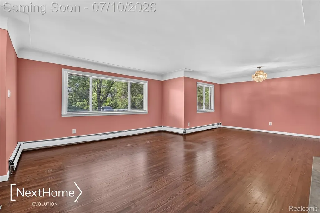 33950 Ecorse Road Romulus City MI 48174
