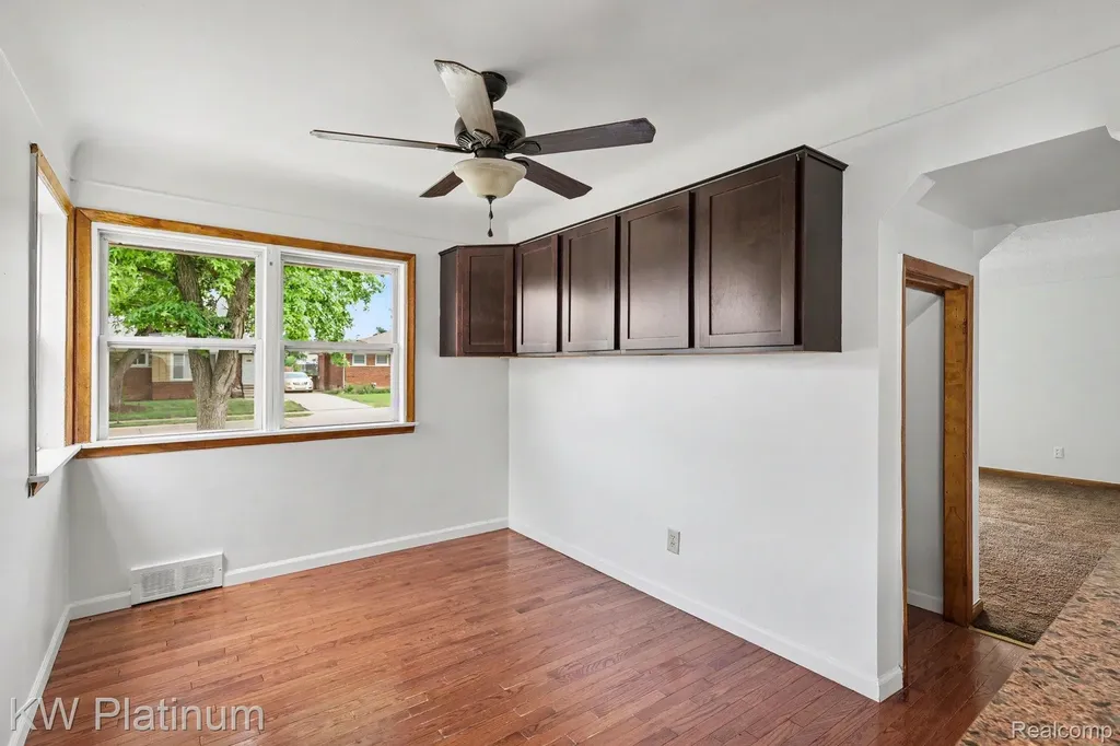 23755 Schroeder Avenue Eastpointe City MI 48021
