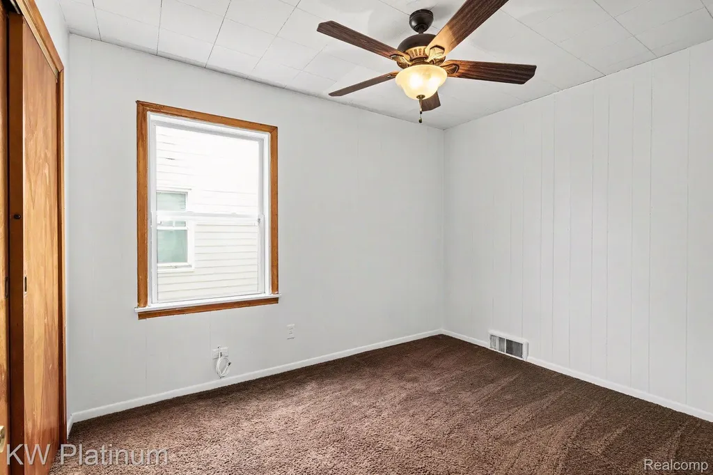 23755 Schroeder Avenue Eastpointe City MI 48021