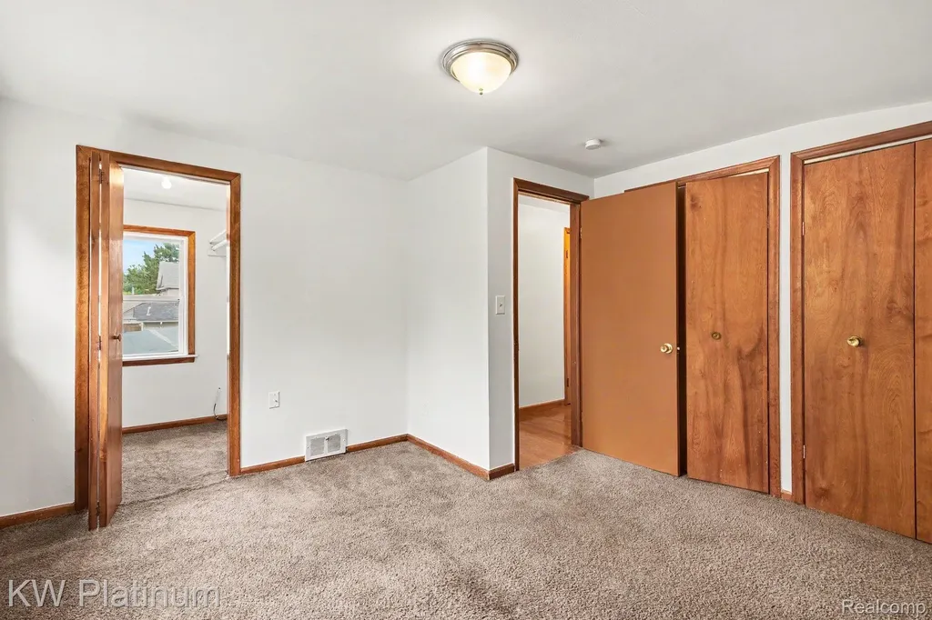 23755 Schroeder Avenue Eastpointe City MI 48021