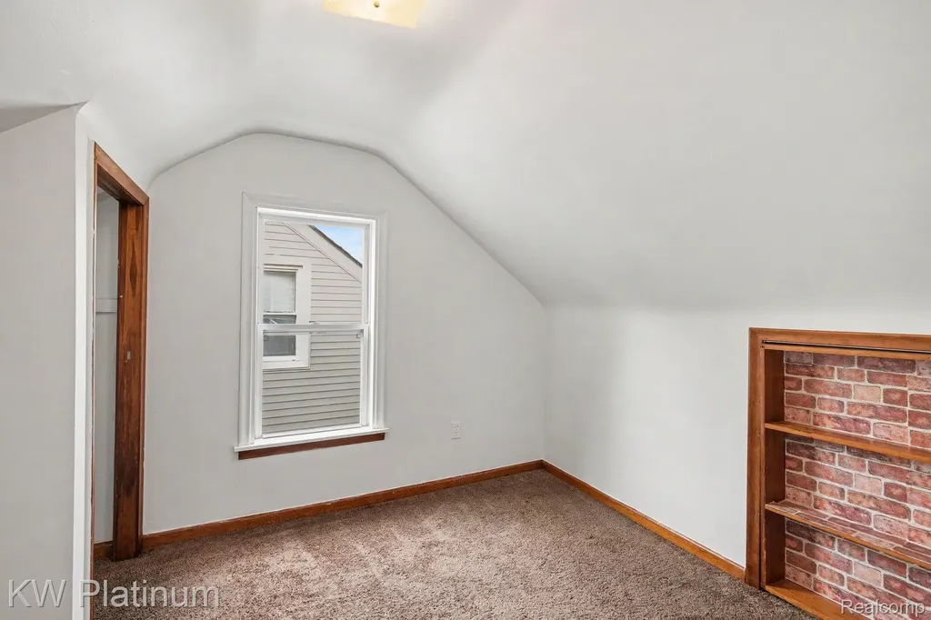 23755 Schroeder Avenue Eastpointe City MI 48021