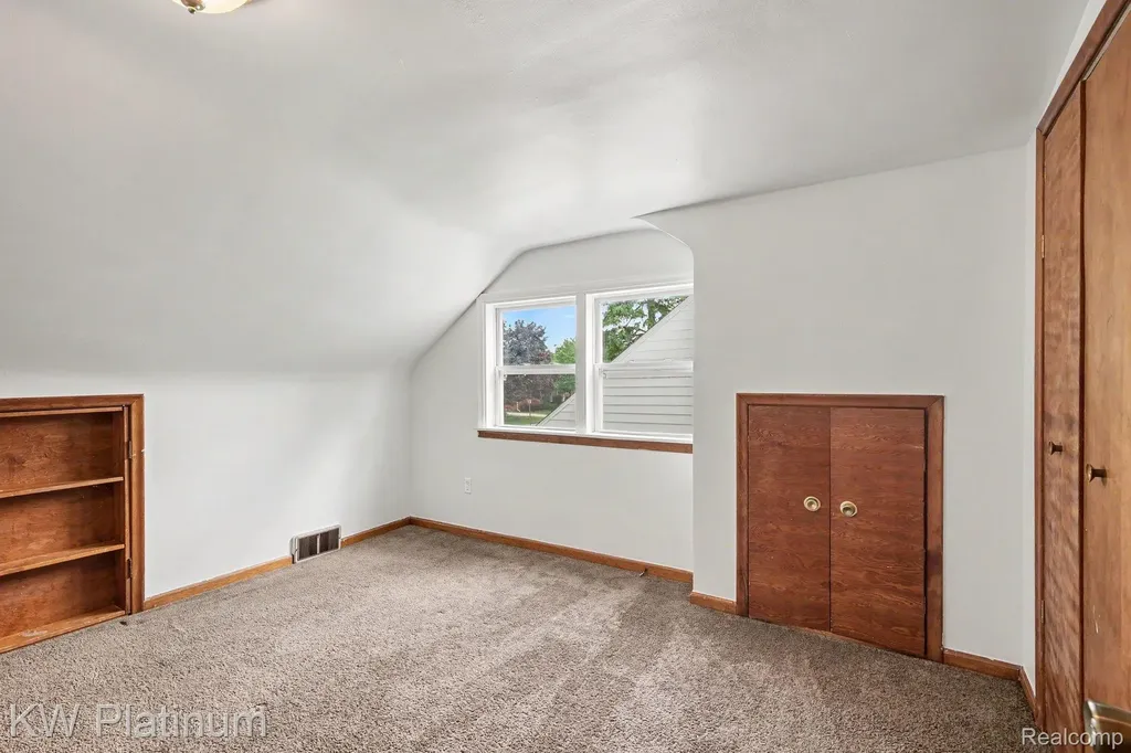 23755 Schroeder Avenue Eastpointe City MI 48021