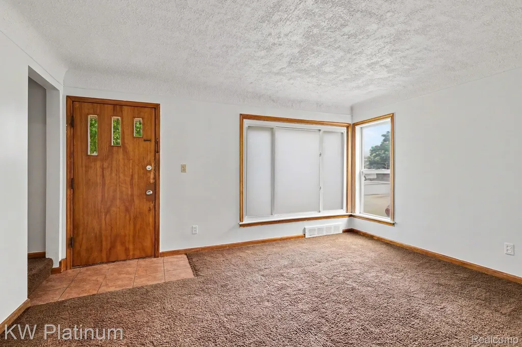 23755 Schroeder Avenue Eastpointe City MI 48021
