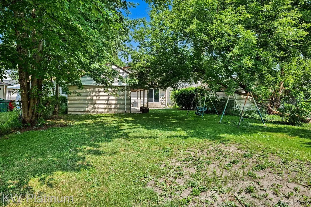 23755 Schroeder Avenue Eastpointe City MI 48021